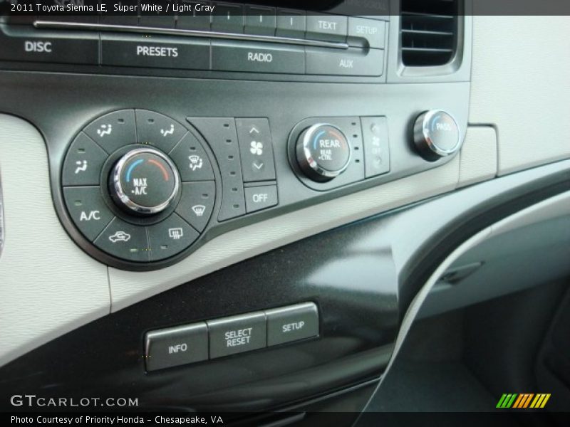 Super White / Light Gray 2011 Toyota Sienna LE