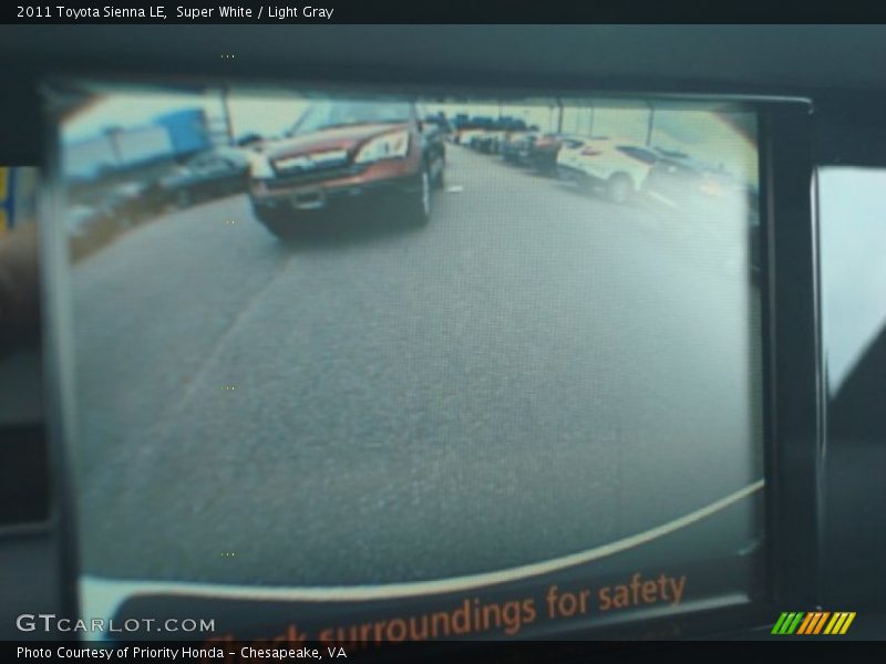 Super White / Light Gray 2011 Toyota Sienna LE
