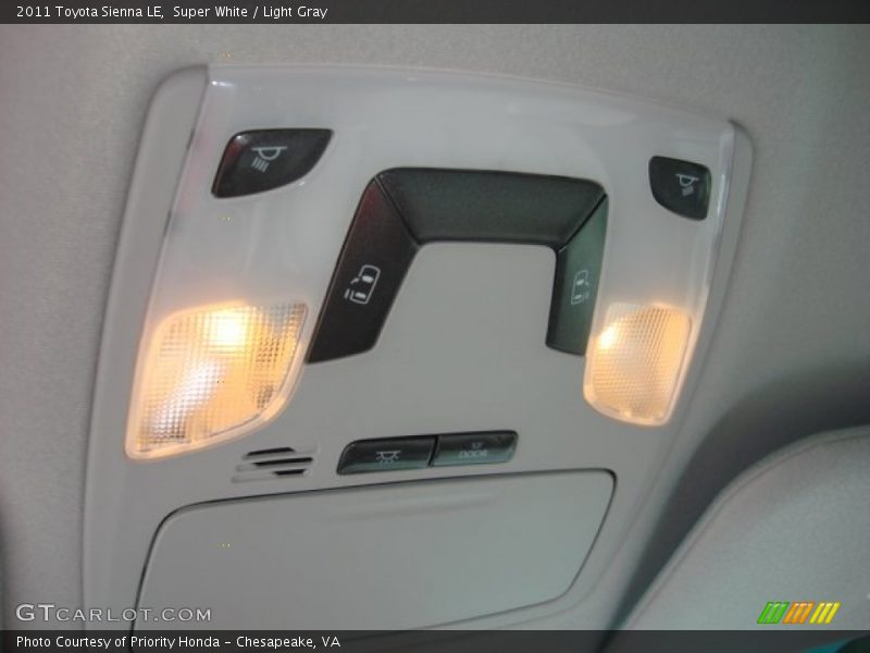 Super White / Light Gray 2011 Toyota Sienna LE