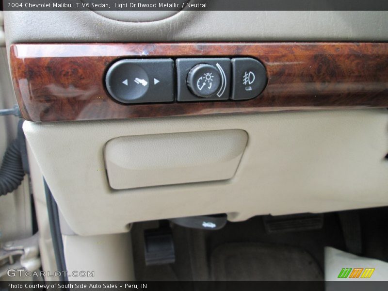Light Driftwood Metallic / Neutral 2004 Chevrolet Malibu LT V6 Sedan