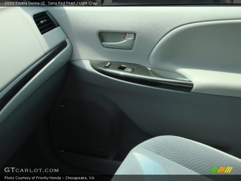 Salsa Red Pearl / Light Gray 2011 Toyota Sienna LE