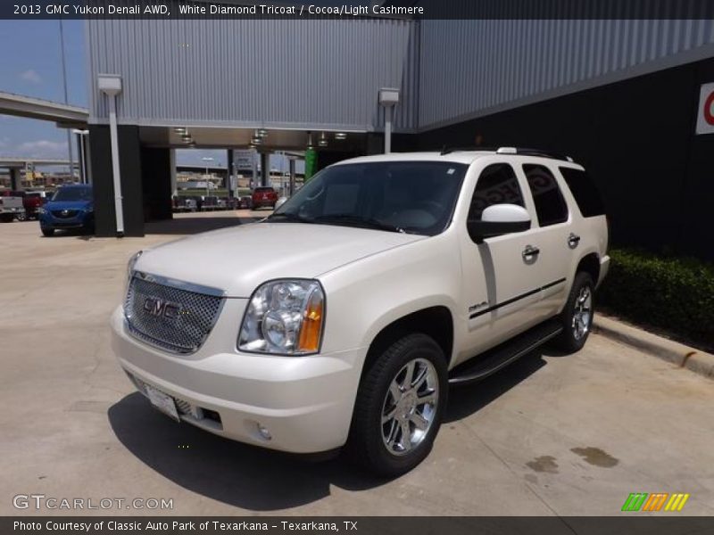 White Diamond Tricoat / Cocoa/Light Cashmere 2013 GMC Yukon Denali AWD