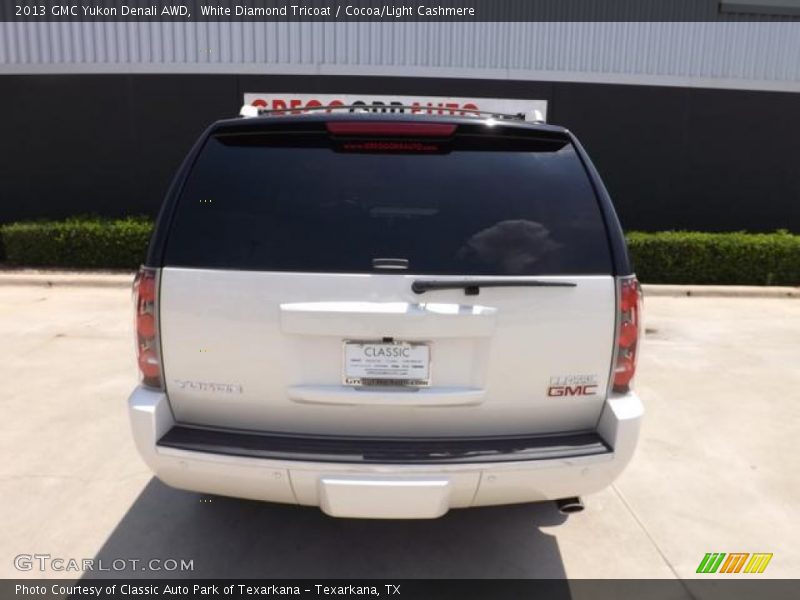 White Diamond Tricoat / Cocoa/Light Cashmere 2013 GMC Yukon Denali AWD