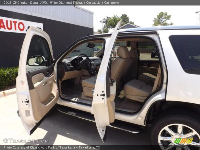 White Diamond Tricoat / Cocoa/Light Cashmere 2013 GMC Yukon Denali AWD
