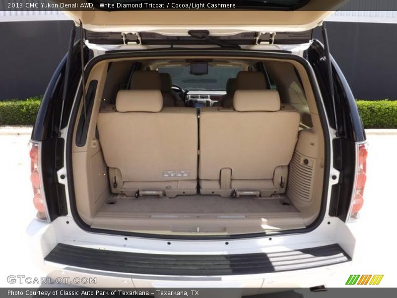 White Diamond Tricoat / Cocoa/Light Cashmere 2013 GMC Yukon Denali AWD