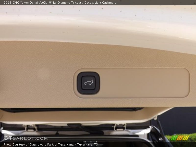 White Diamond Tricoat / Cocoa/Light Cashmere 2013 GMC Yukon Denali AWD
