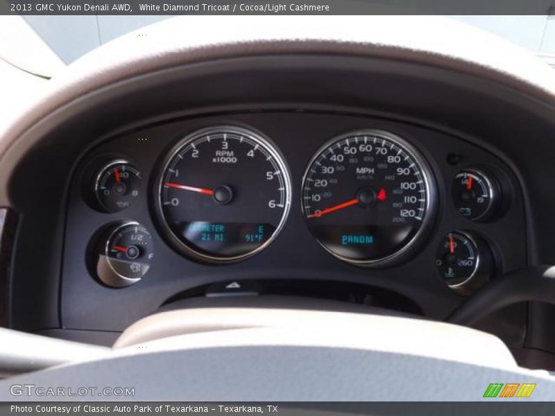 White Diamond Tricoat / Cocoa/Light Cashmere 2013 GMC Yukon Denali AWD