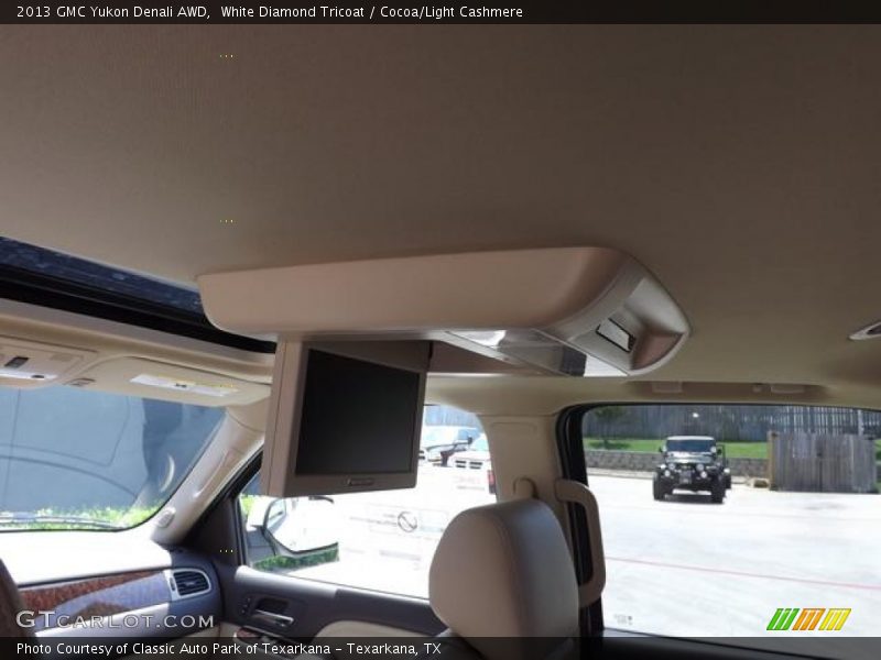White Diamond Tricoat / Cocoa/Light Cashmere 2013 GMC Yukon Denali AWD