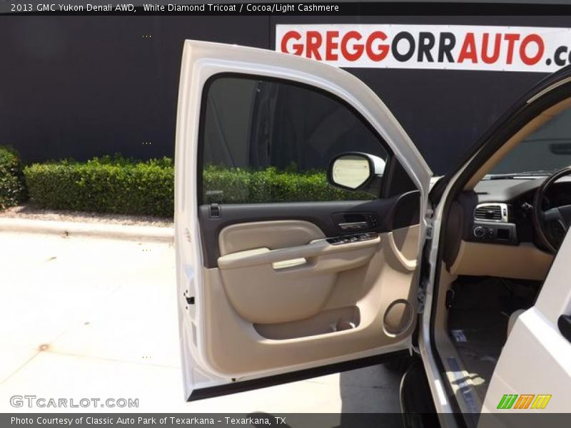 White Diamond Tricoat / Cocoa/Light Cashmere 2013 GMC Yukon Denali AWD