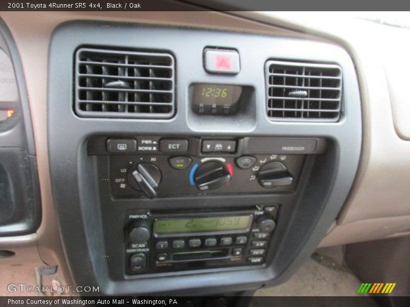 Black / Oak 2001 Toyota 4Runner SR5 4x4