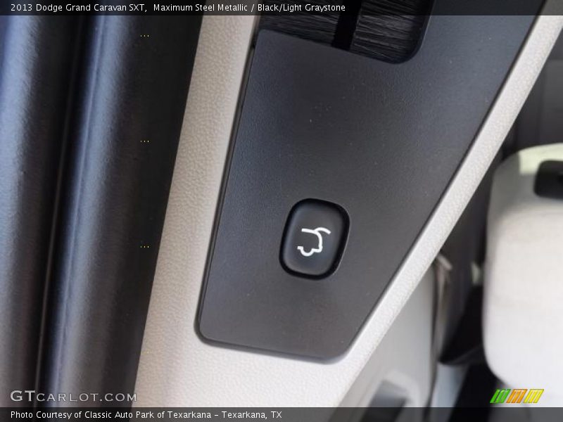 Maximum Steel Metallic / Black/Light Graystone 2013 Dodge Grand Caravan SXT