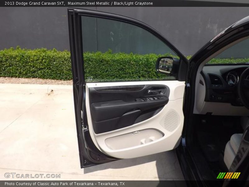 Maximum Steel Metallic / Black/Light Graystone 2013 Dodge Grand Caravan SXT