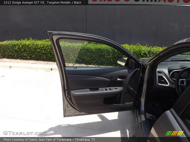 Tungsten Metallic / Black 2013 Dodge Avenger SXT V6