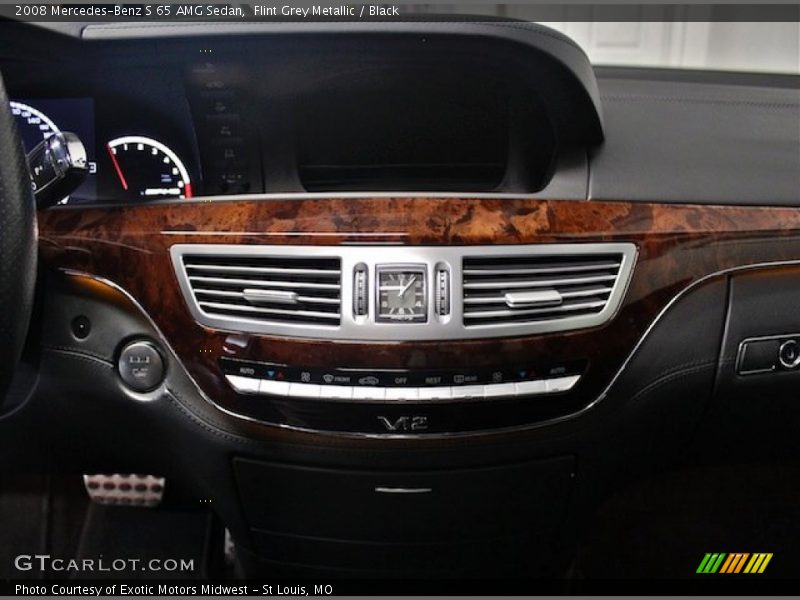 Controls of 2008 S 65 AMG Sedan