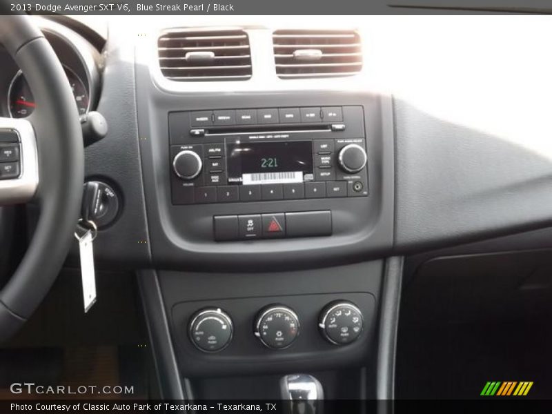 Blue Streak Pearl / Black 2013 Dodge Avenger SXT V6