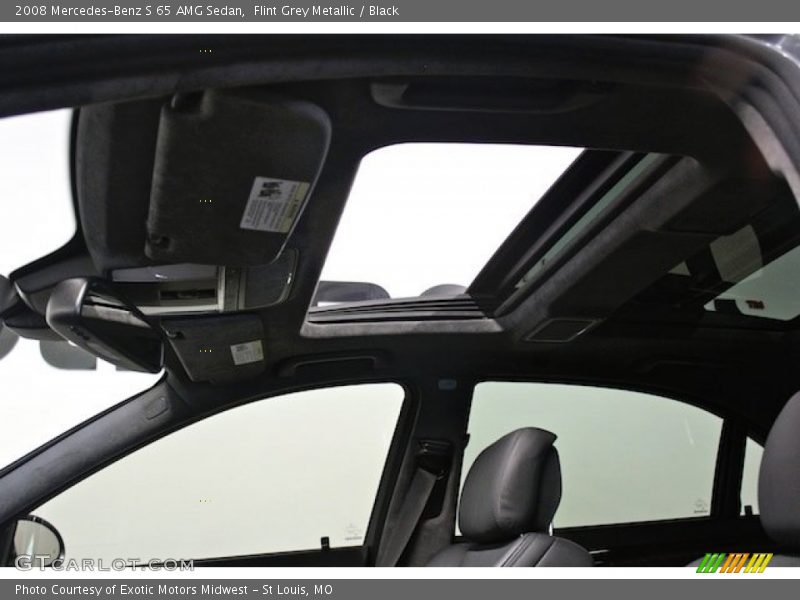Sunroof of 2008 S 65 AMG Sedan