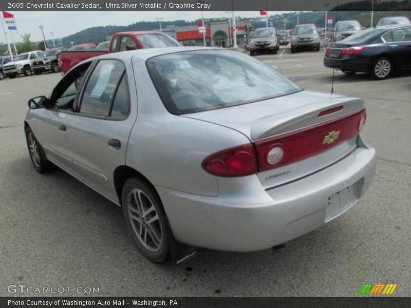 Ultra Silver Metallic / Graphite Gray 2005 Chevrolet Cavalier Sedan