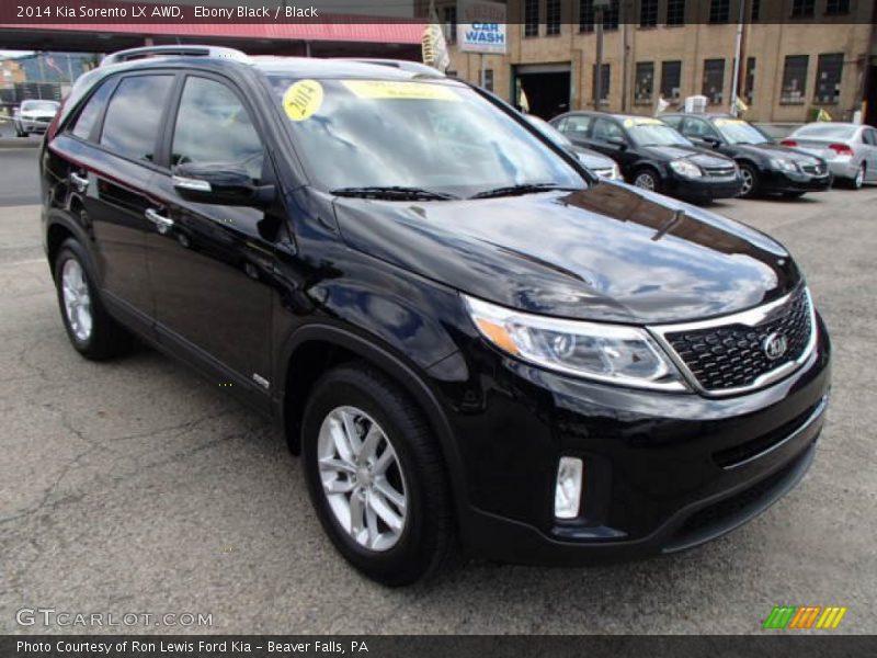 Front 3/4 View of 2014 Sorento LX AWD