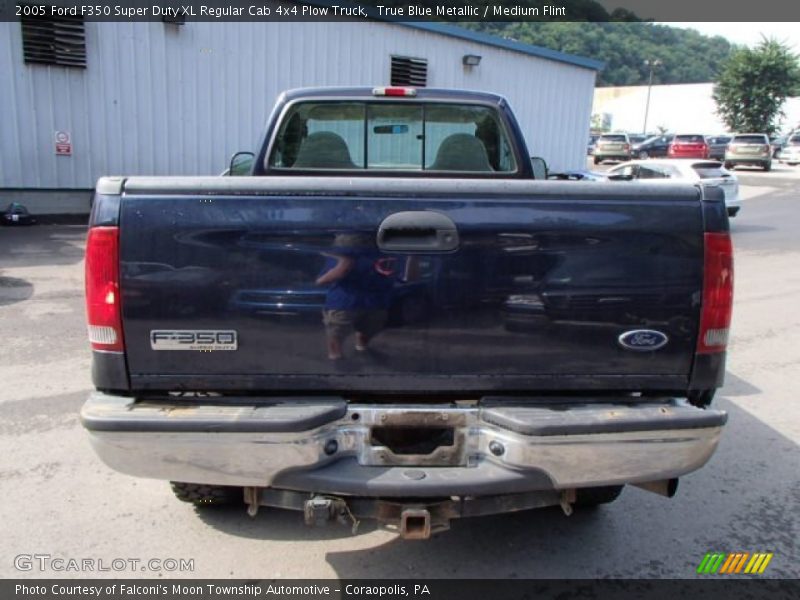 True Blue Metallic / Medium Flint 2005 Ford F350 Super Duty XL Regular Cab 4x4 Plow Truck