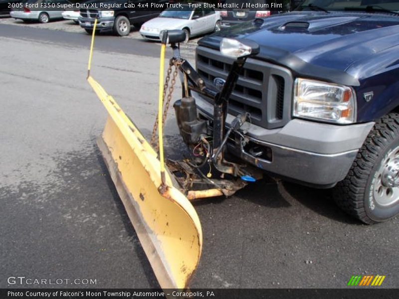 True Blue Metallic / Medium Flint 2005 Ford F350 Super Duty XL Regular Cab 4x4 Plow Truck