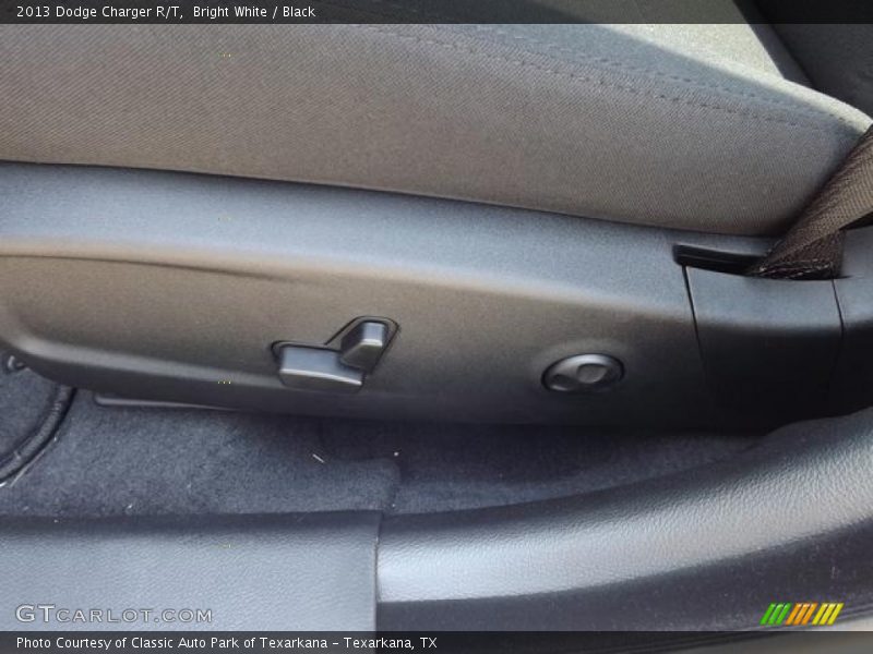 Bright White / Black 2013 Dodge Charger R/T
