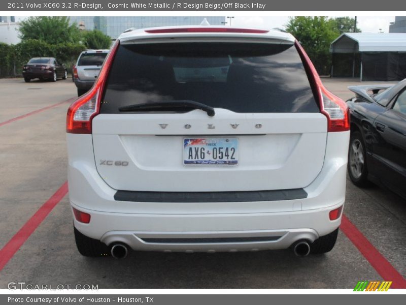 Cosmic White Metallic / R Design Beige/Off Black Inlay 2011 Volvo XC60 3.2 R-Design