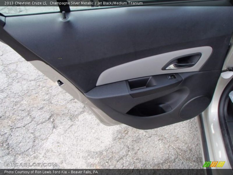 Champagne Silver Metallic / Jet Black/Medium Titanium 2013 Chevrolet Cruze LS