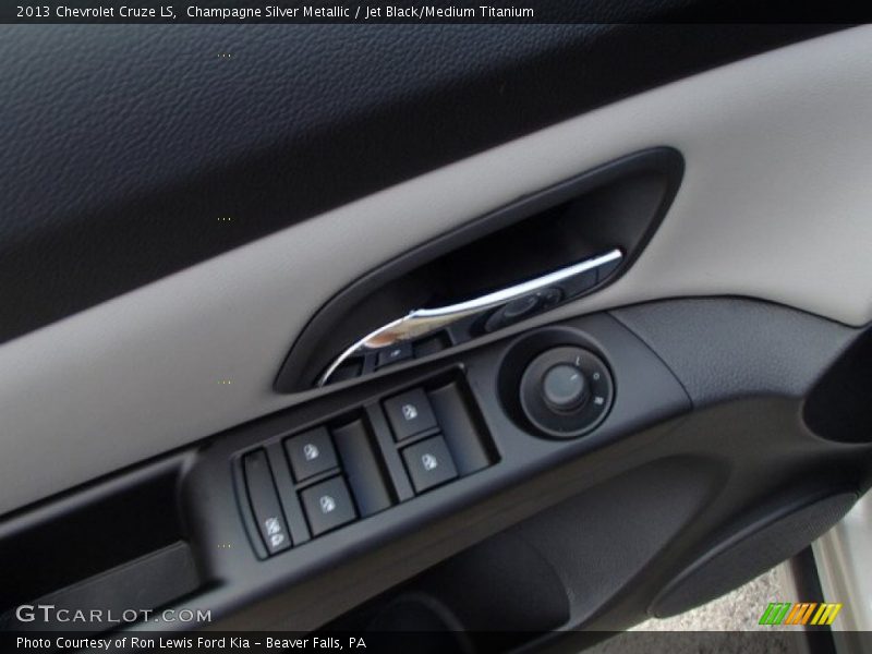 Champagne Silver Metallic / Jet Black/Medium Titanium 2013 Chevrolet Cruze LS