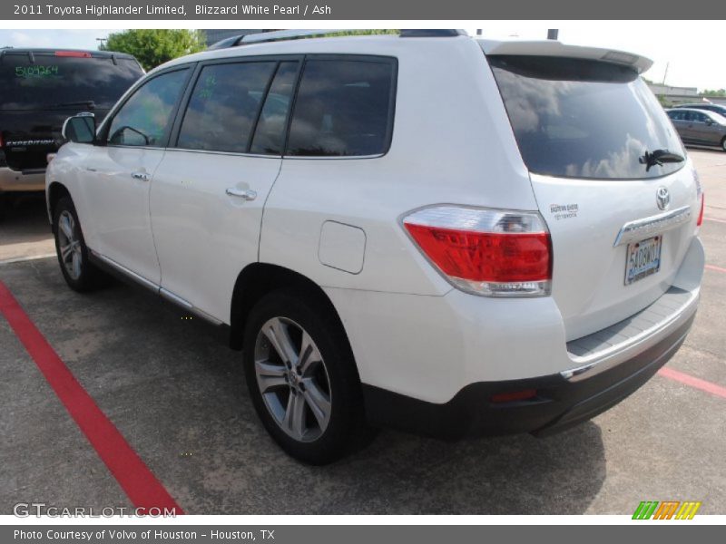 Blizzard White Pearl / Ash 2011 Toyota Highlander Limited