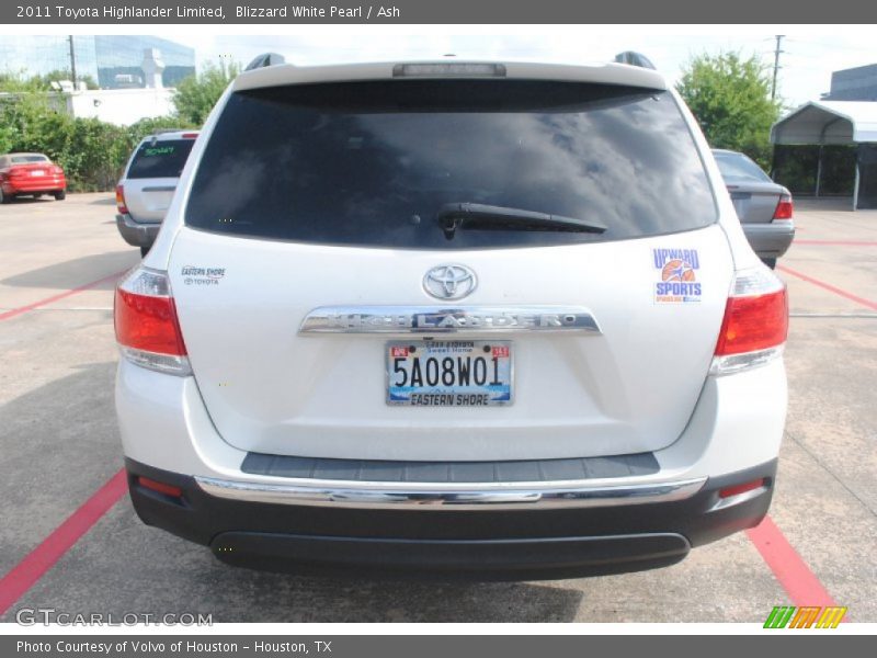 Blizzard White Pearl / Ash 2011 Toyota Highlander Limited