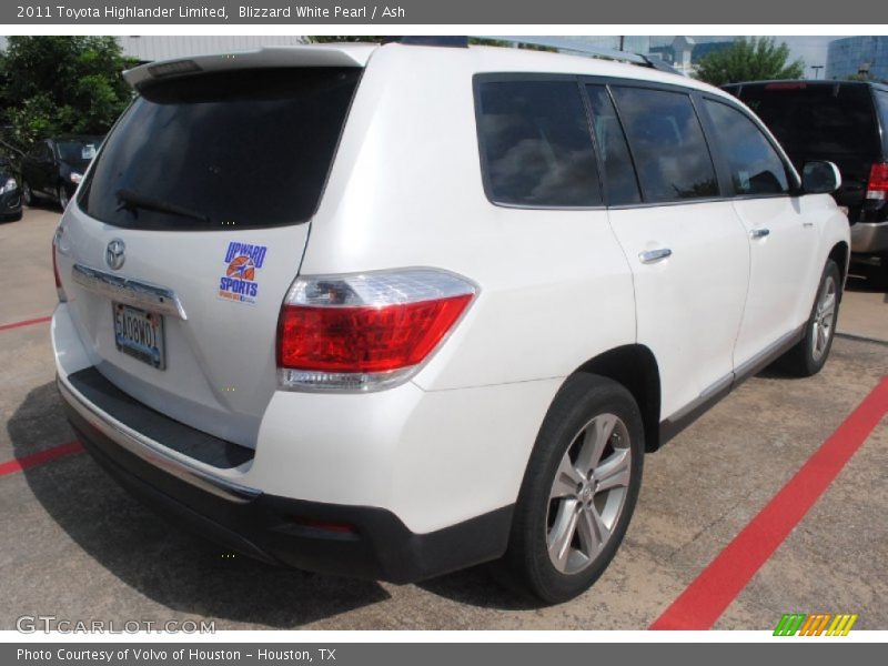 Blizzard White Pearl / Ash 2011 Toyota Highlander Limited