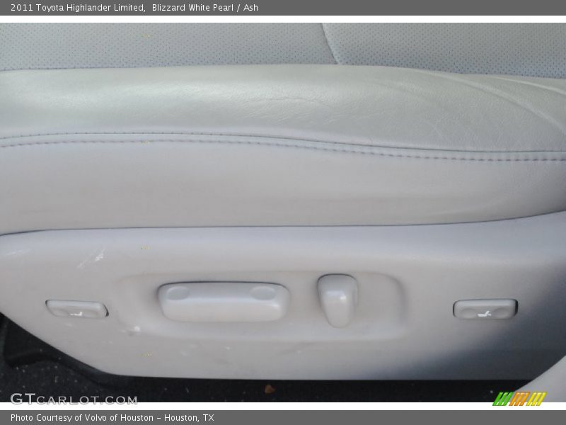 Blizzard White Pearl / Ash 2011 Toyota Highlander Limited