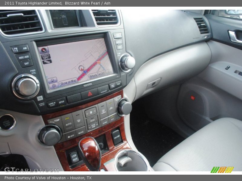 Blizzard White Pearl / Ash 2011 Toyota Highlander Limited