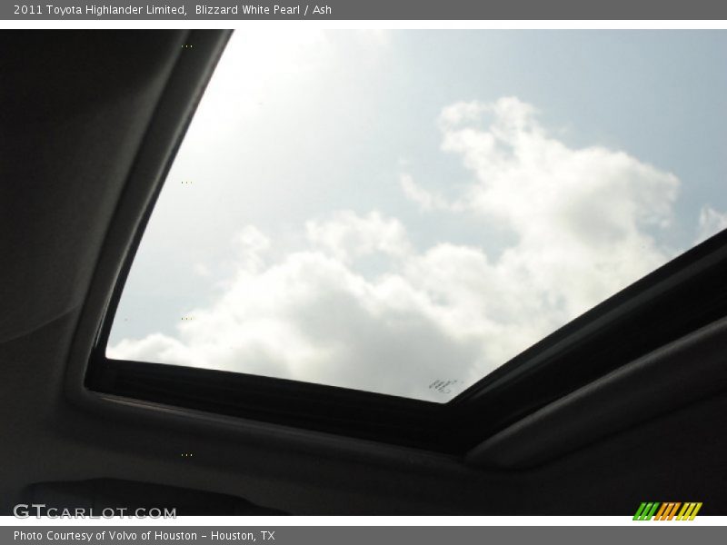 Blizzard White Pearl / Ash 2011 Toyota Highlander Limited