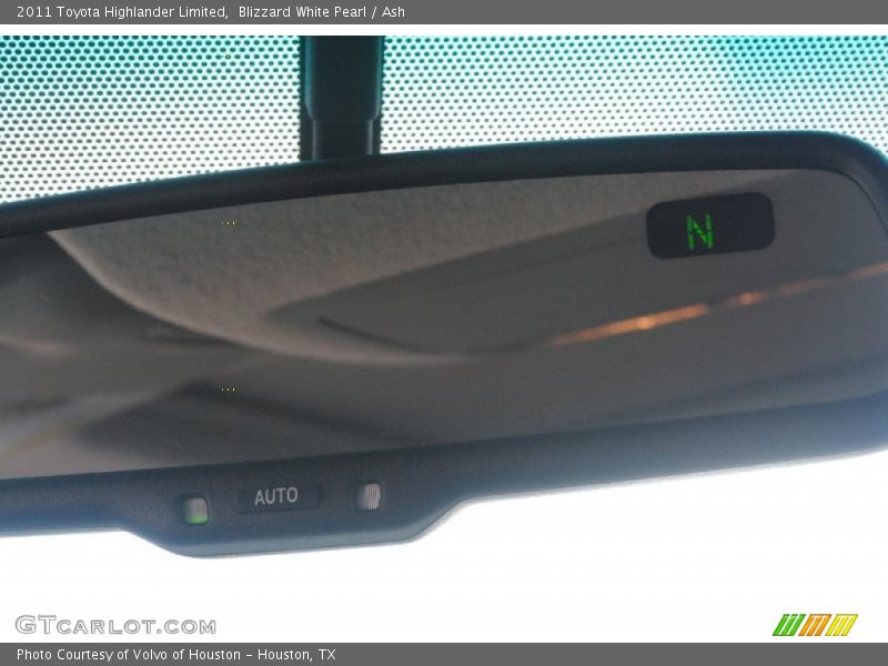 Blizzard White Pearl / Ash 2011 Toyota Highlander Limited