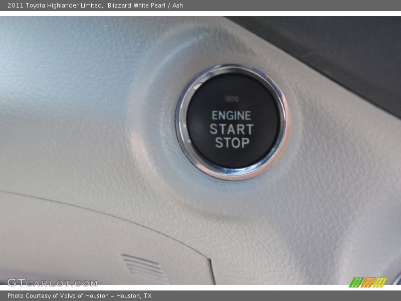 Blizzard White Pearl / Ash 2011 Toyota Highlander Limited