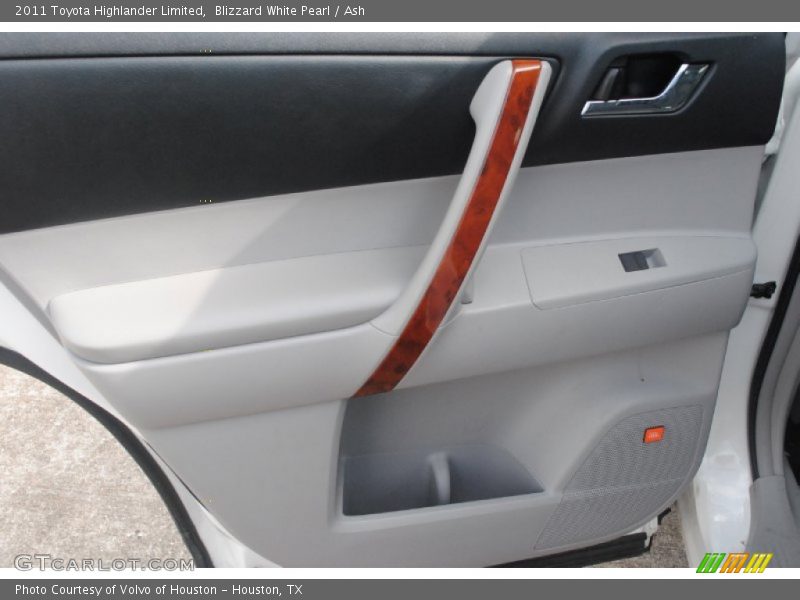 Blizzard White Pearl / Ash 2011 Toyota Highlander Limited