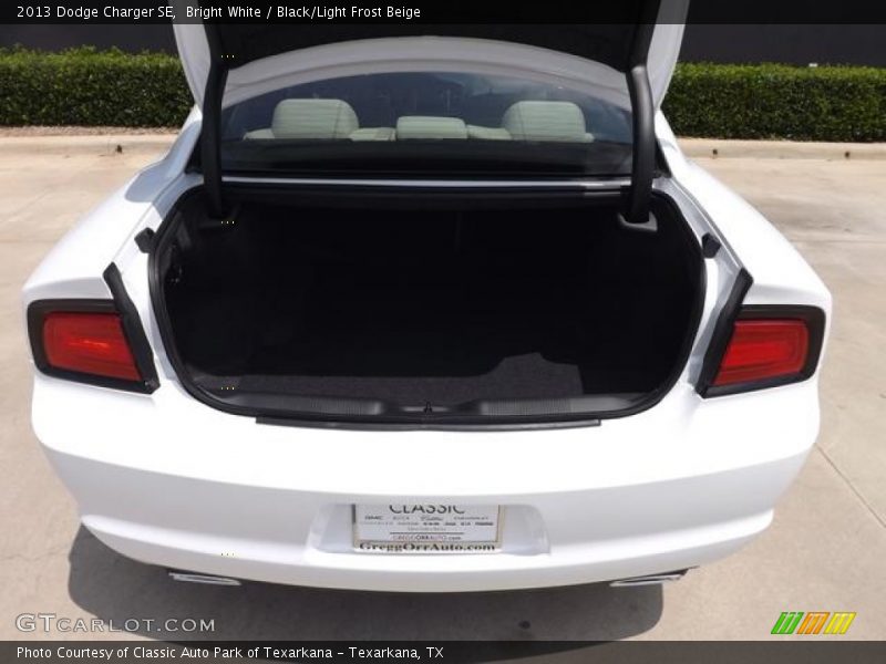 Bright White / Black/Light Frost Beige 2013 Dodge Charger SE
