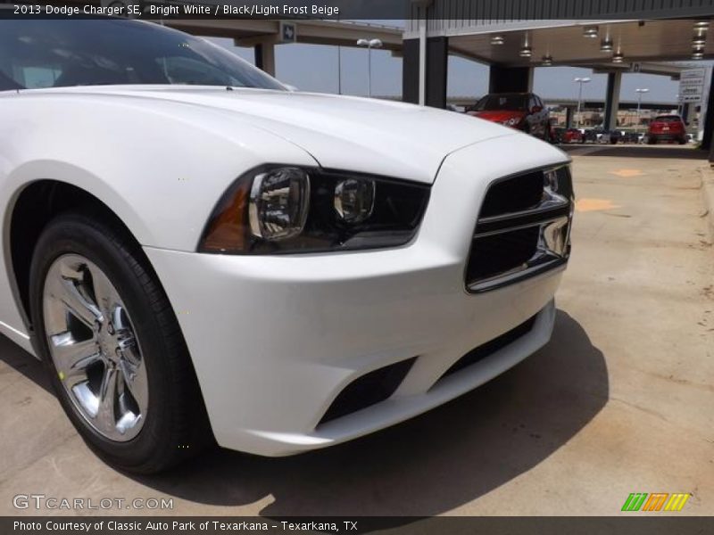 Bright White / Black/Light Frost Beige 2013 Dodge Charger SE