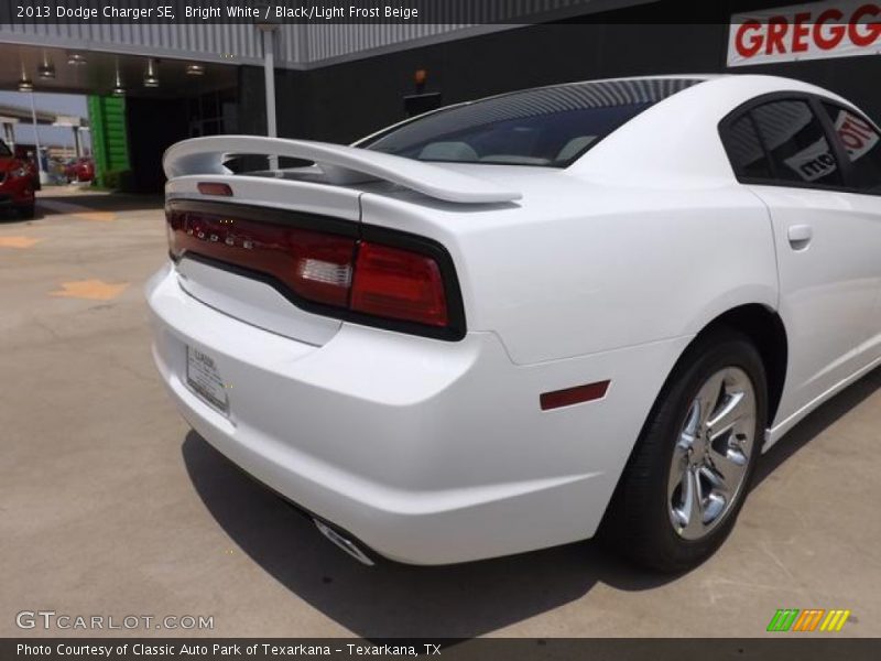 Bright White / Black/Light Frost Beige 2013 Dodge Charger SE