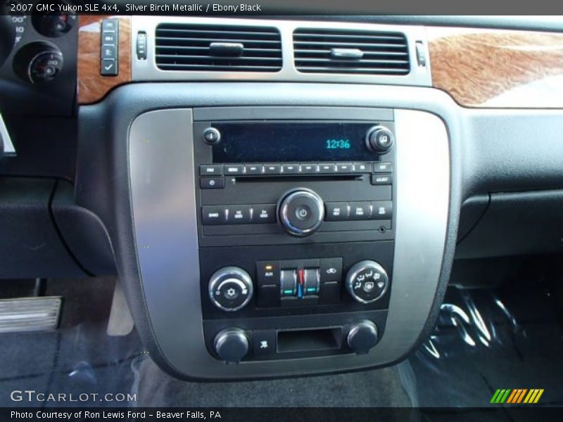 Silver Birch Metallic / Ebony Black 2007 GMC Yukon SLE 4x4