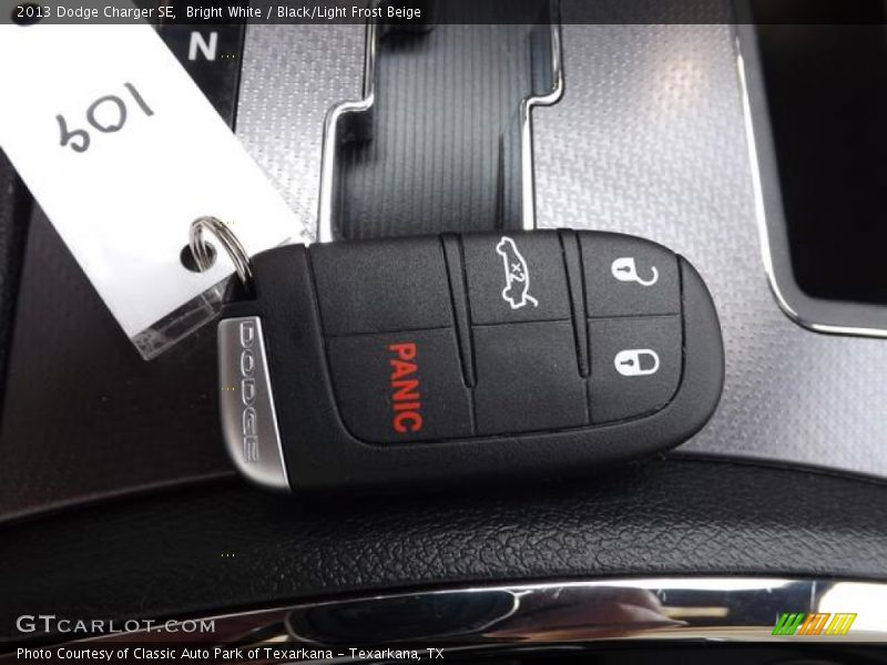 Bright White / Black/Light Frost Beige 2013 Dodge Charger SE