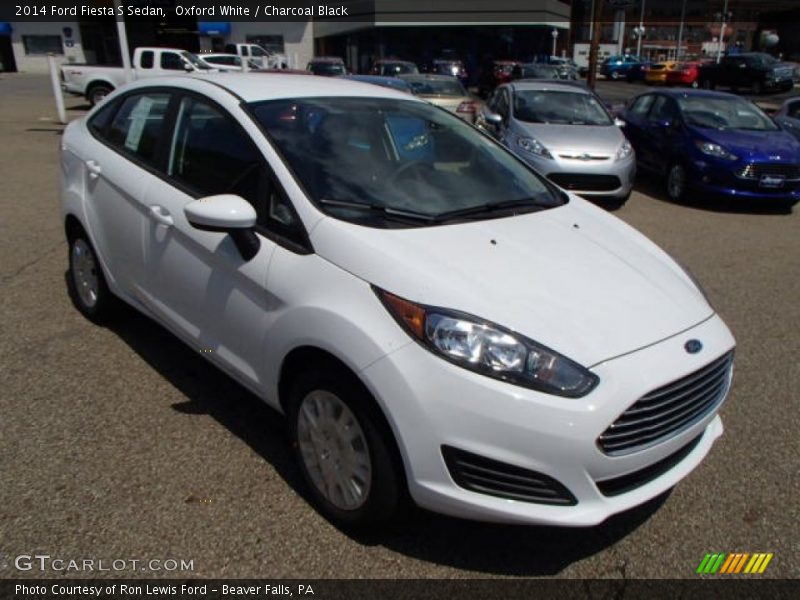 Front 3/4 View of 2014 Fiesta S Sedan