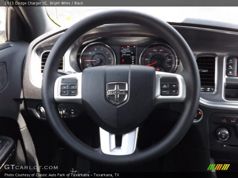 Bright White / Black 2013 Dodge Charger SE