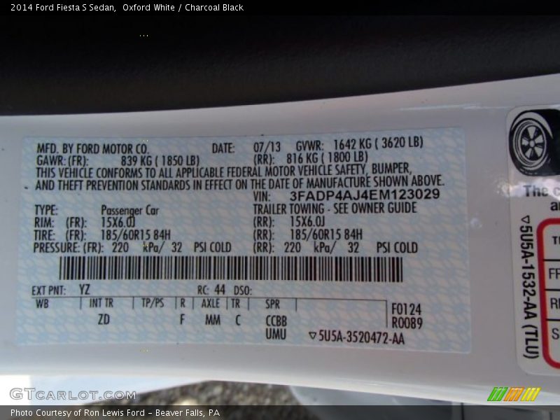 Oxford White / Charcoal Black 2014 Ford Fiesta S Sedan