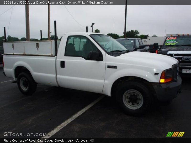 Oxford White / Medium Graphite 2001 Ford F250 Super Duty XL Regular Cab