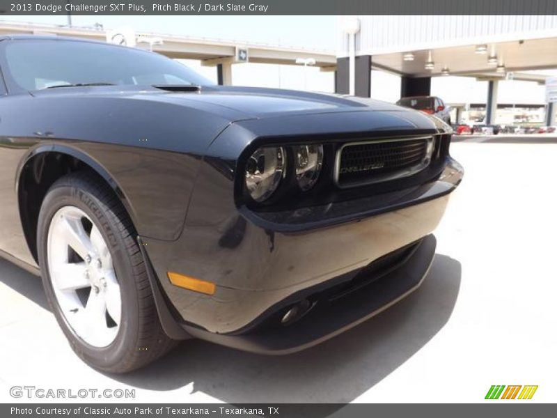Pitch Black / Dark Slate Gray 2013 Dodge Challenger SXT Plus