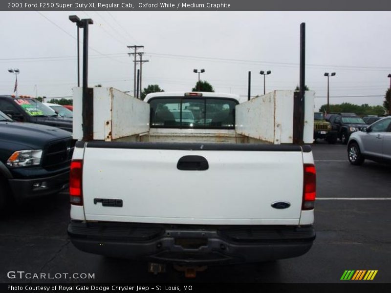 Oxford White / Medium Graphite 2001 Ford F250 Super Duty XL Regular Cab