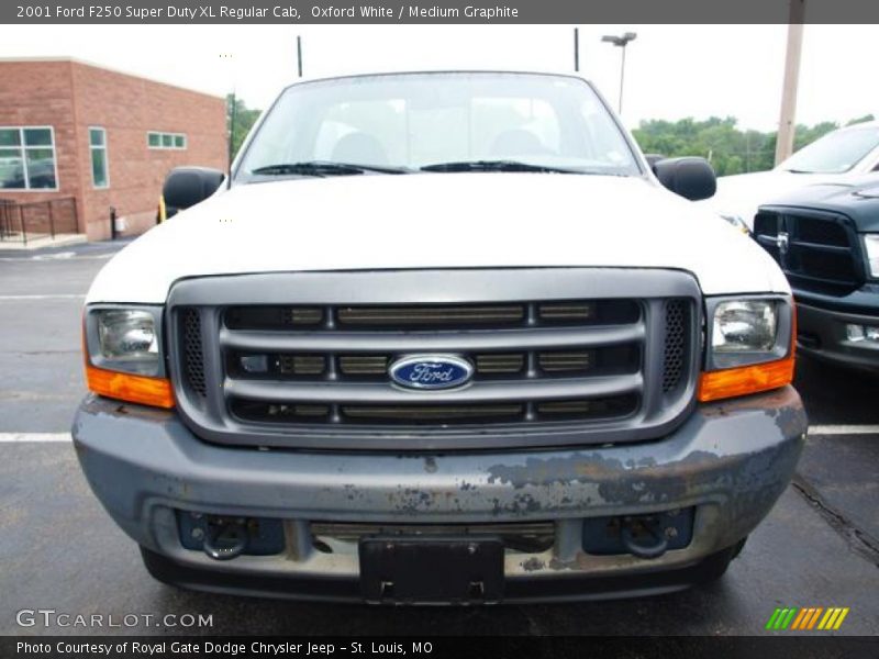 Oxford White / Medium Graphite 2001 Ford F250 Super Duty XL Regular Cab