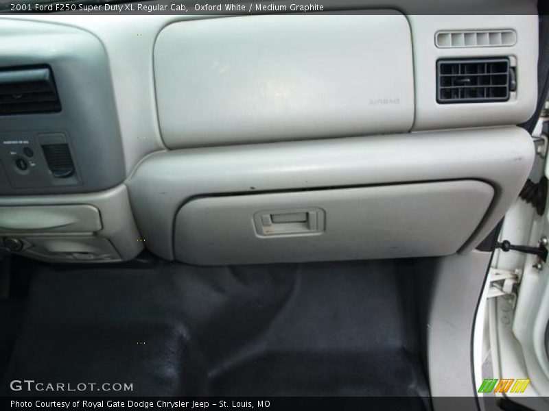 Oxford White / Medium Graphite 2001 Ford F250 Super Duty XL Regular Cab
